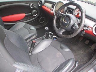 /photos/9737/ef9fcebe-0dd6-cf3b-b695-24077fdc8879_i320x240.jpg