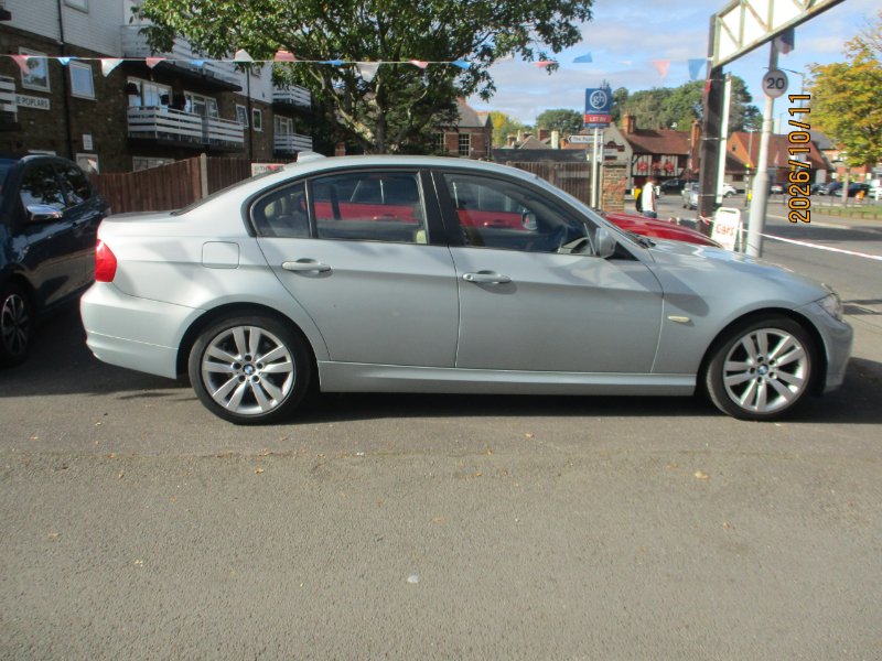 2010 BMW 3 Series 2.0 320i SE Business Edition Saloon 4dr Petrol Steptronic Euro 5 170 ps